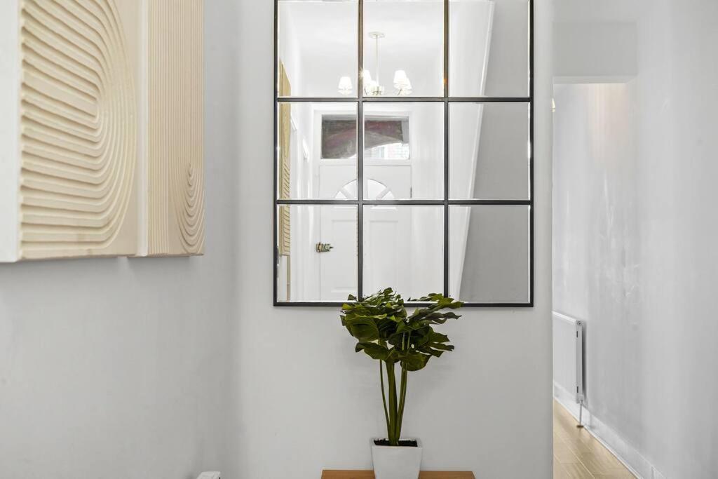 Bright 2 Bed Perfect Central Hub Лондон Екстер'єр фото